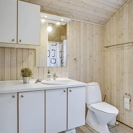 Selja - 15m From The Sea By Interhome *