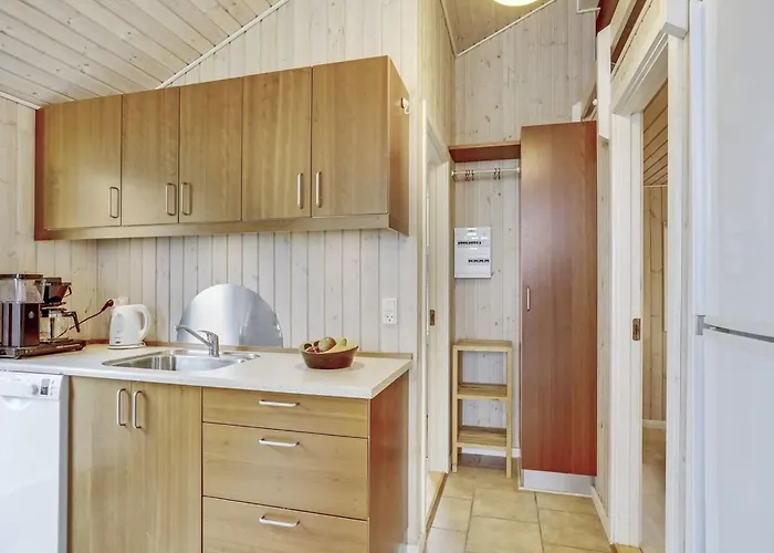 Nyaraló Selja - 15m From The Sea By Interhome Oure