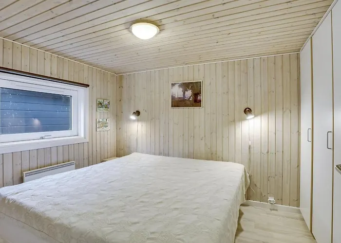 Selja - 15m From The Sea By Interhome