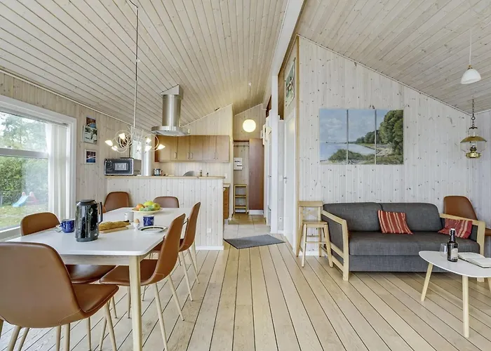 Selja - 15m From The Sea By Interhome